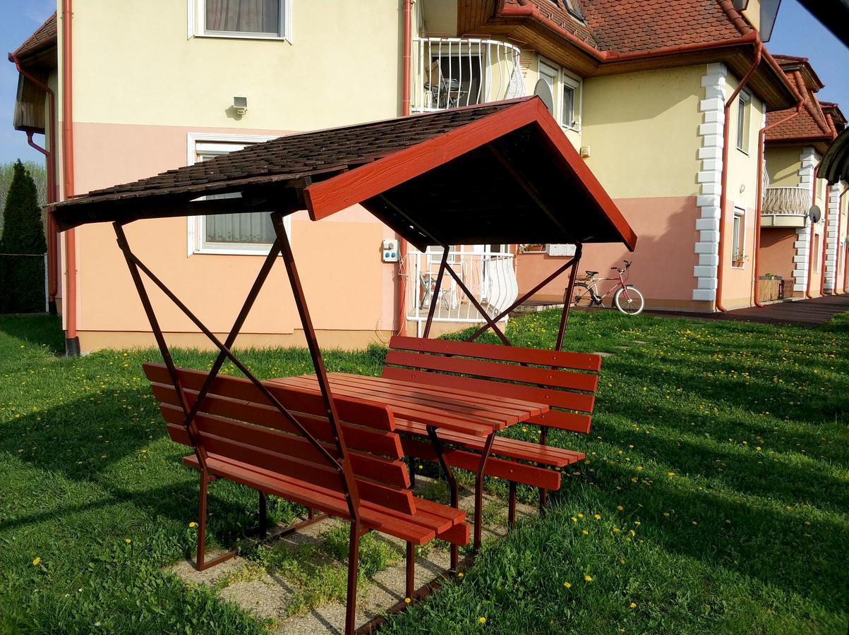Art Eden Apartment Hajdúszoboszló Екстериор снимка